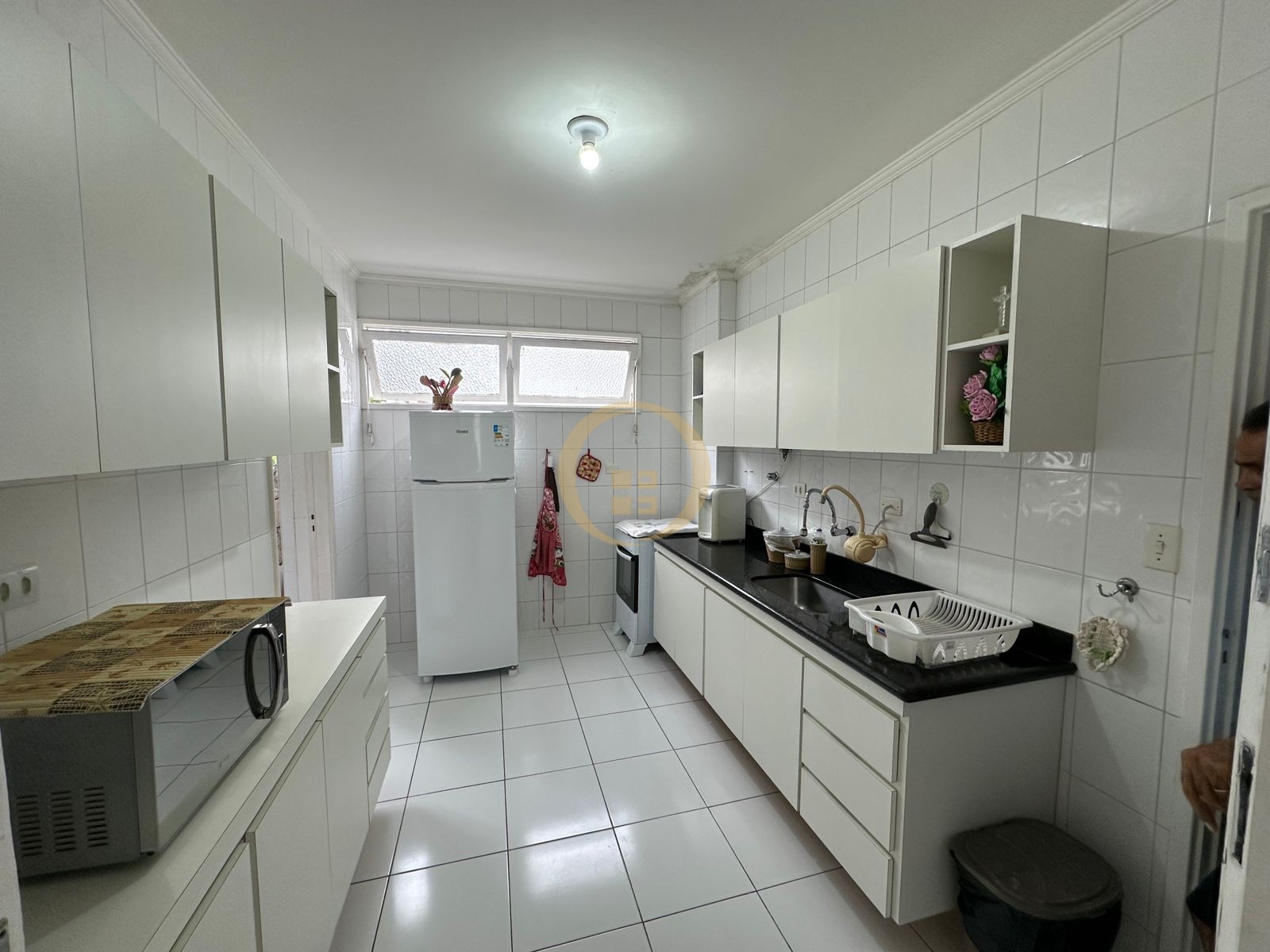 Apartamento na Praia das Pitangueiras, Guarujá - SP