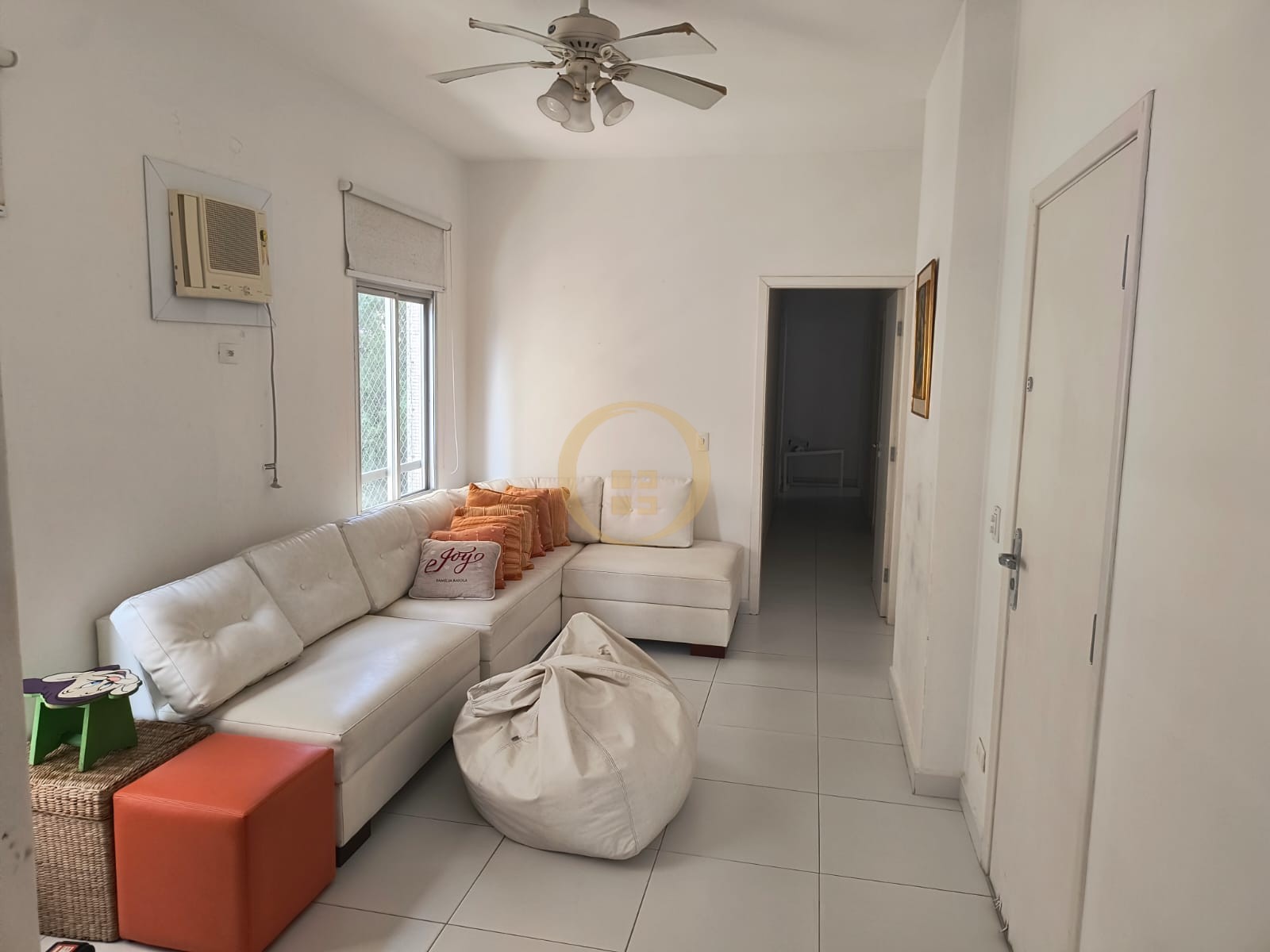 Apartamento na Praia das Pitangueiras, Guarujá - SP