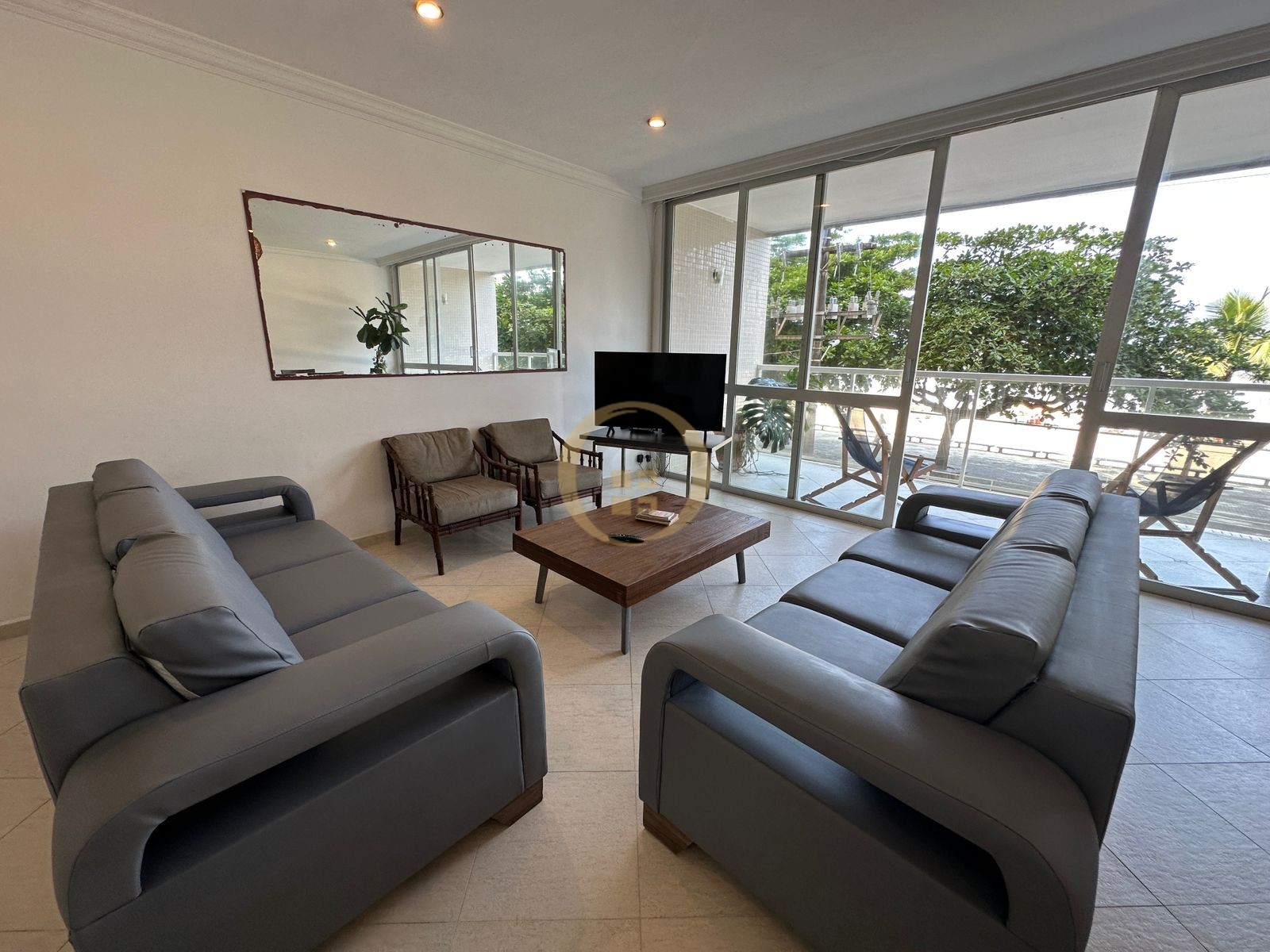Apartamento Frente ao Mar, Pitangueiras, Guarujá - SP