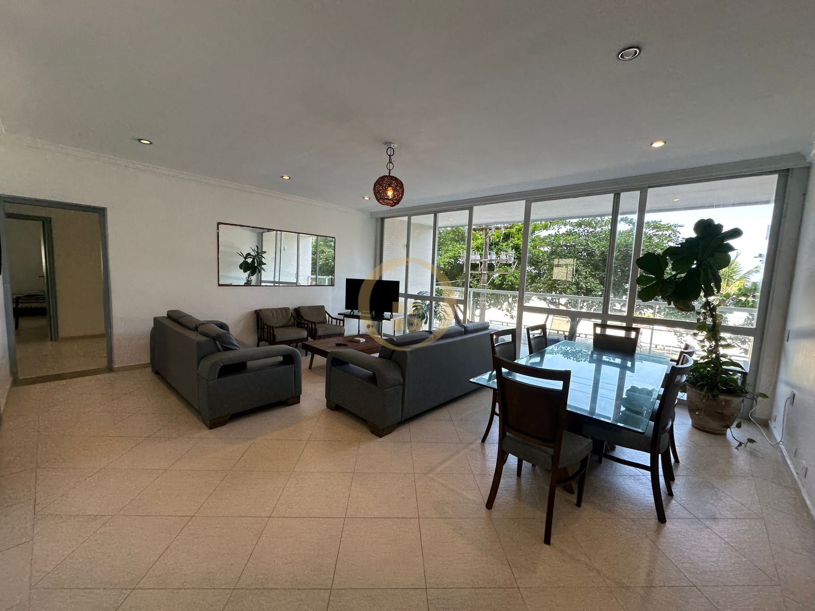 Apartamento Frente ao Mar, Pitangueiras, Guarujá - SP