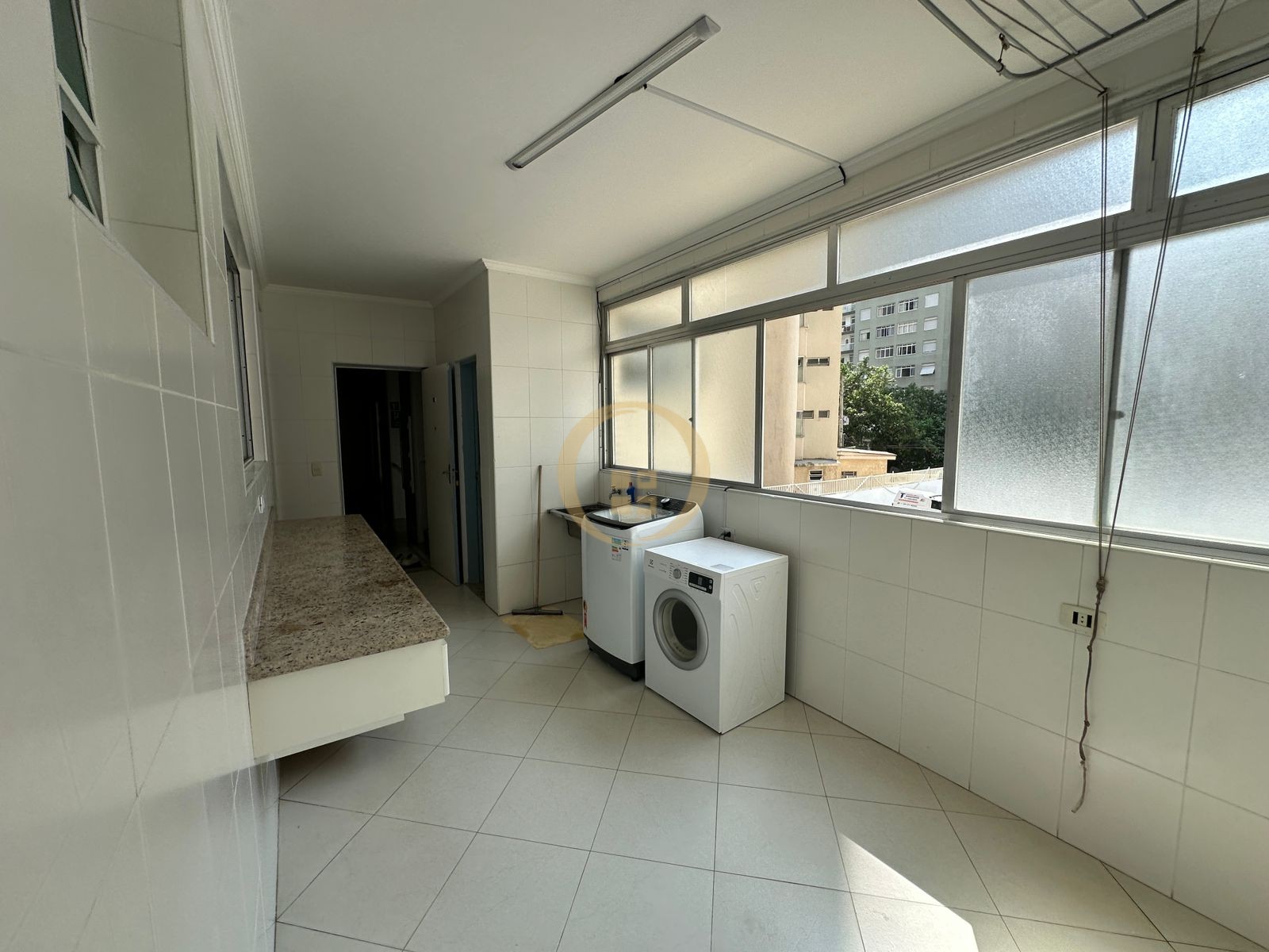 Apartamento Frente ao Mar, Pitangueiras, Guarujá - SP