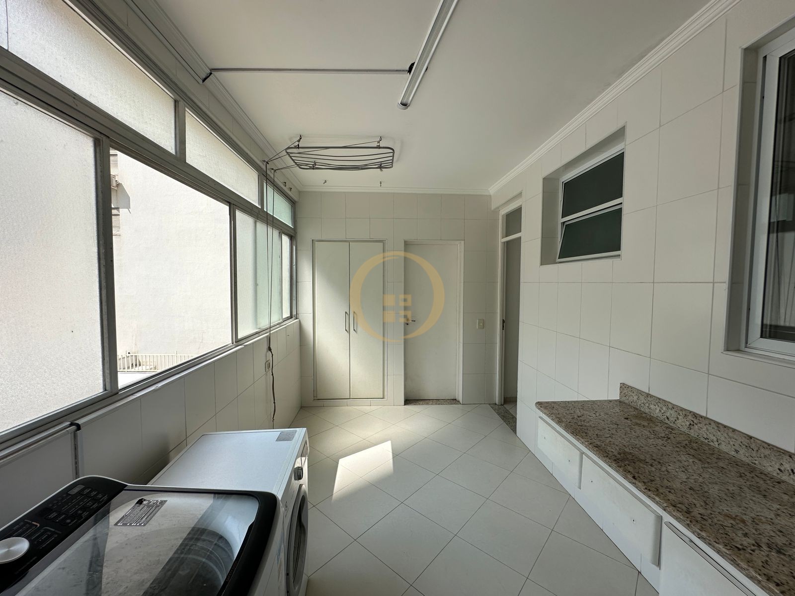Apartamento Frente ao Mar, Pitangueiras, Guarujá - SP