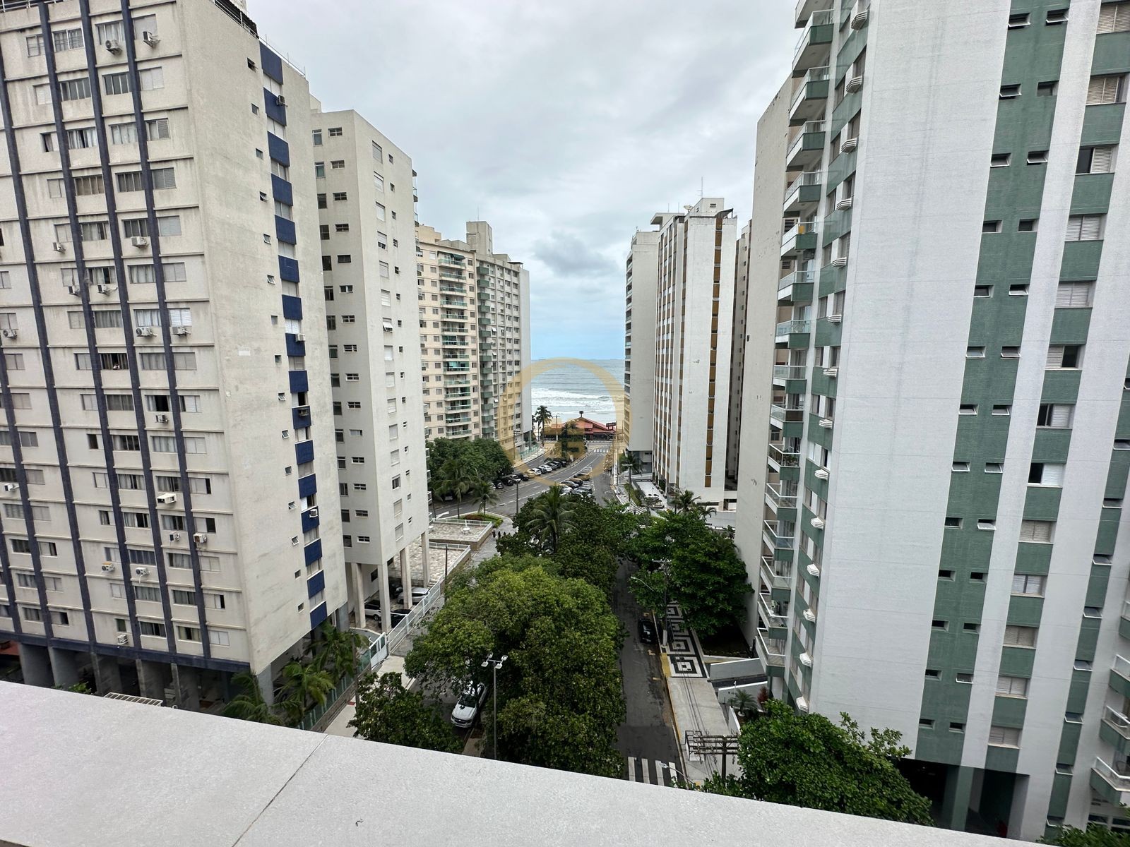 Apartamento na Praia das Pitangueiras, Guarujá - SP