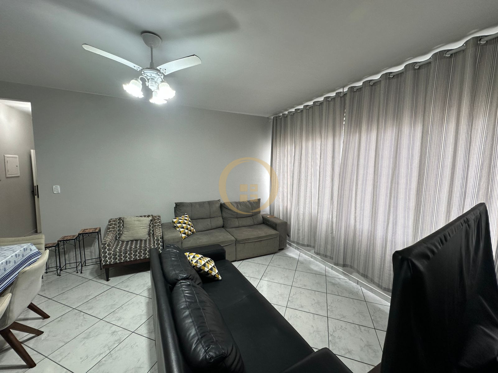 Apartamento-2-dormitorios-Pitangueiras