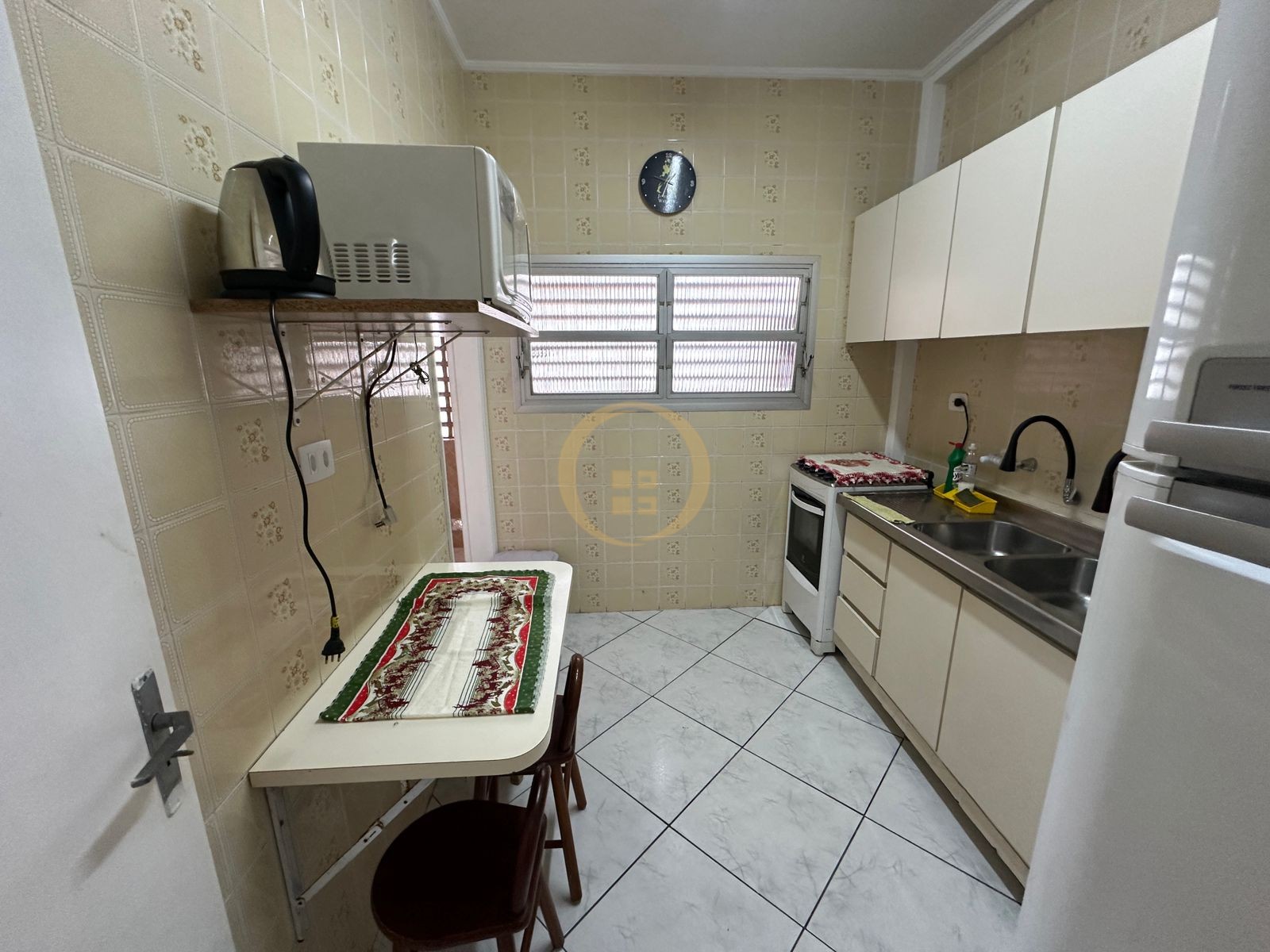 Apartamento na Praia das Pitangueiras, Guarujá - SP