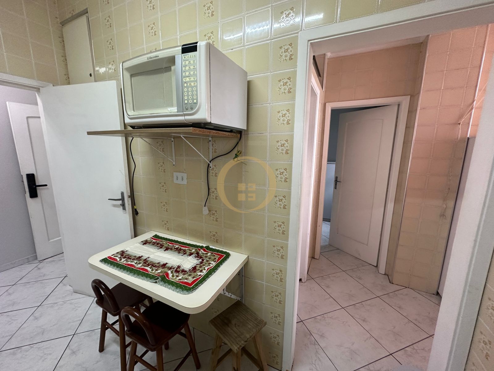 Apartamento na Praia das Pitangueiras, Guarujá - SP