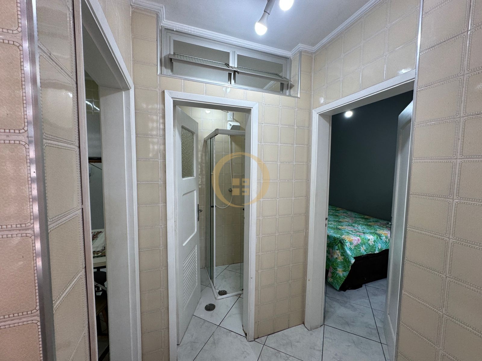 Apartamento na Praia das Pitangueiras, Guarujá - SP