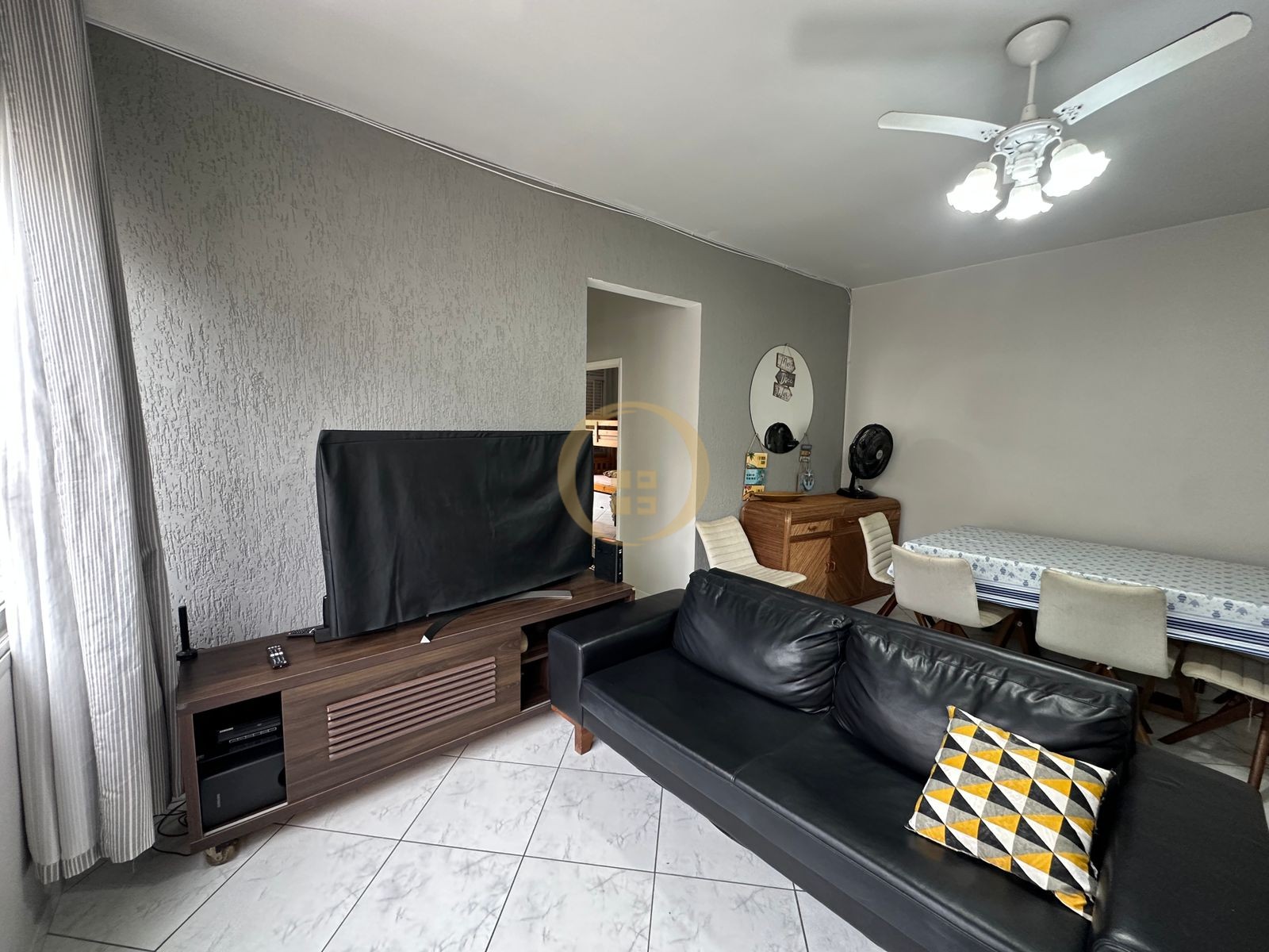 Apartamento na Praia das Pitangueiras, Guarujá - SP