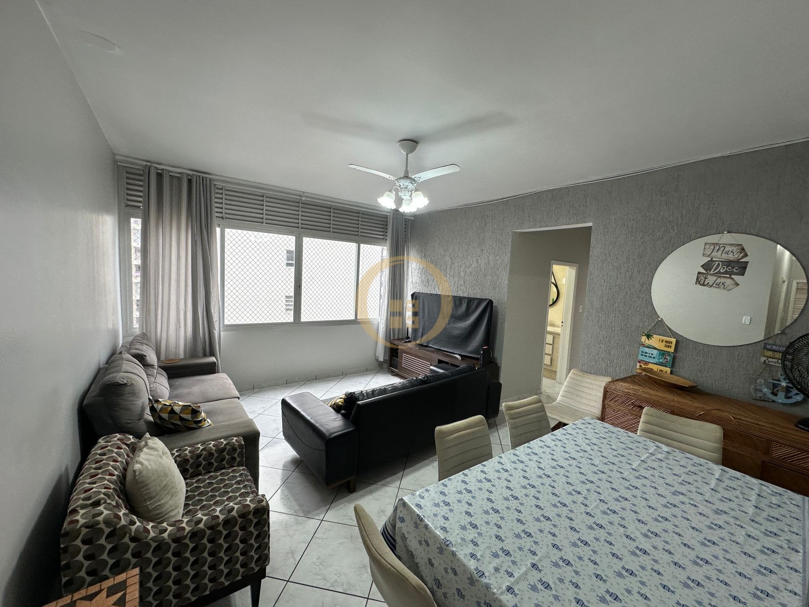 Apartamento na Praia das Pitangueiras, Guarujá - SP