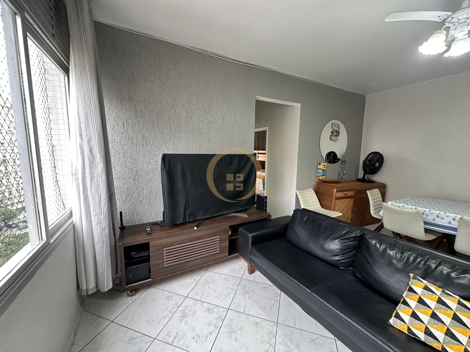 Apartamento na Praia das Pitangueiras, Guarujá - SP