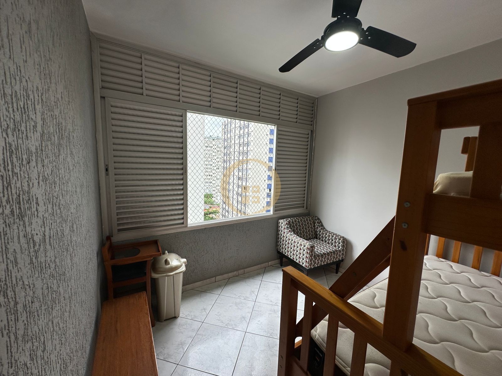 Apartamento na Praia das Pitangueiras, Guarujá - SP