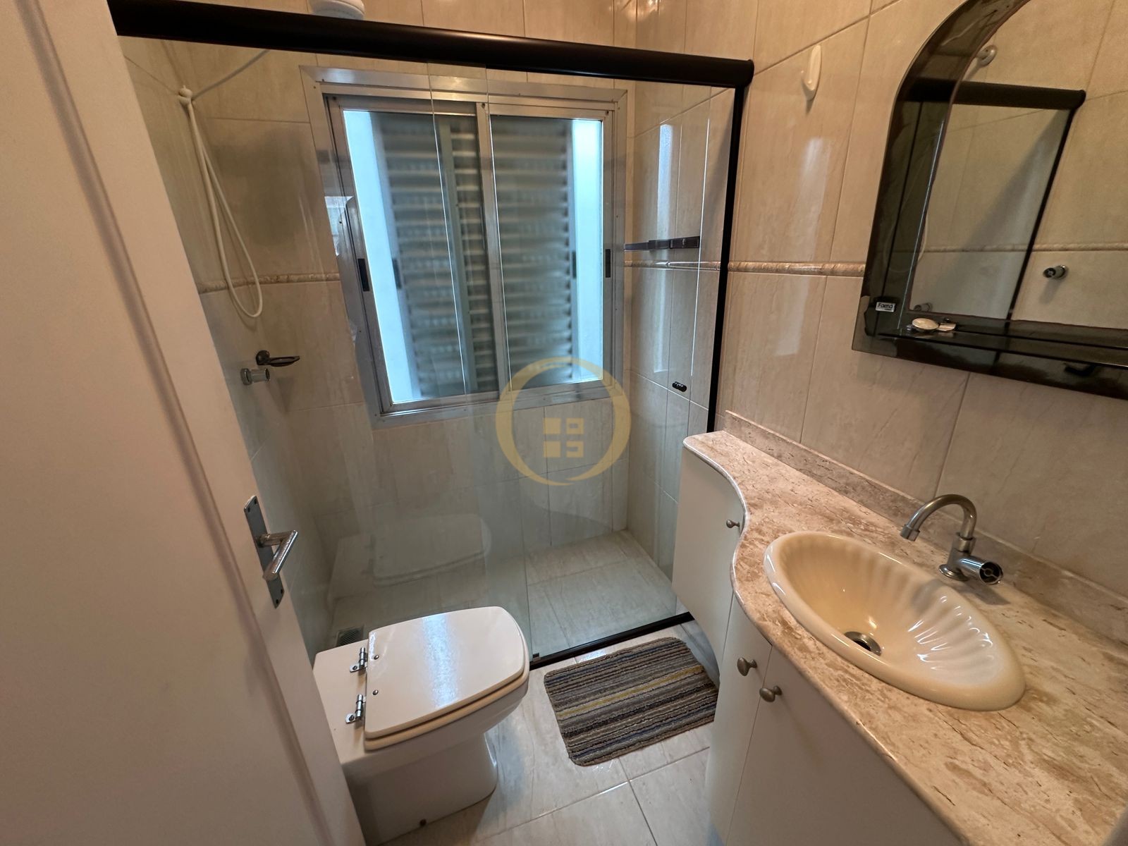 Apartamento na Praia das Pitangueiras, Guarujá - SP