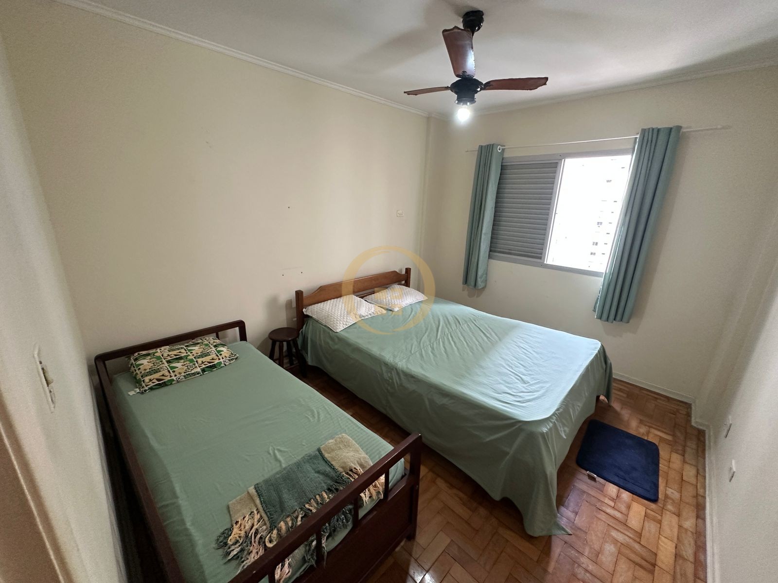 Apartamento na Praia das Pitangueiras, Guarujá - SP