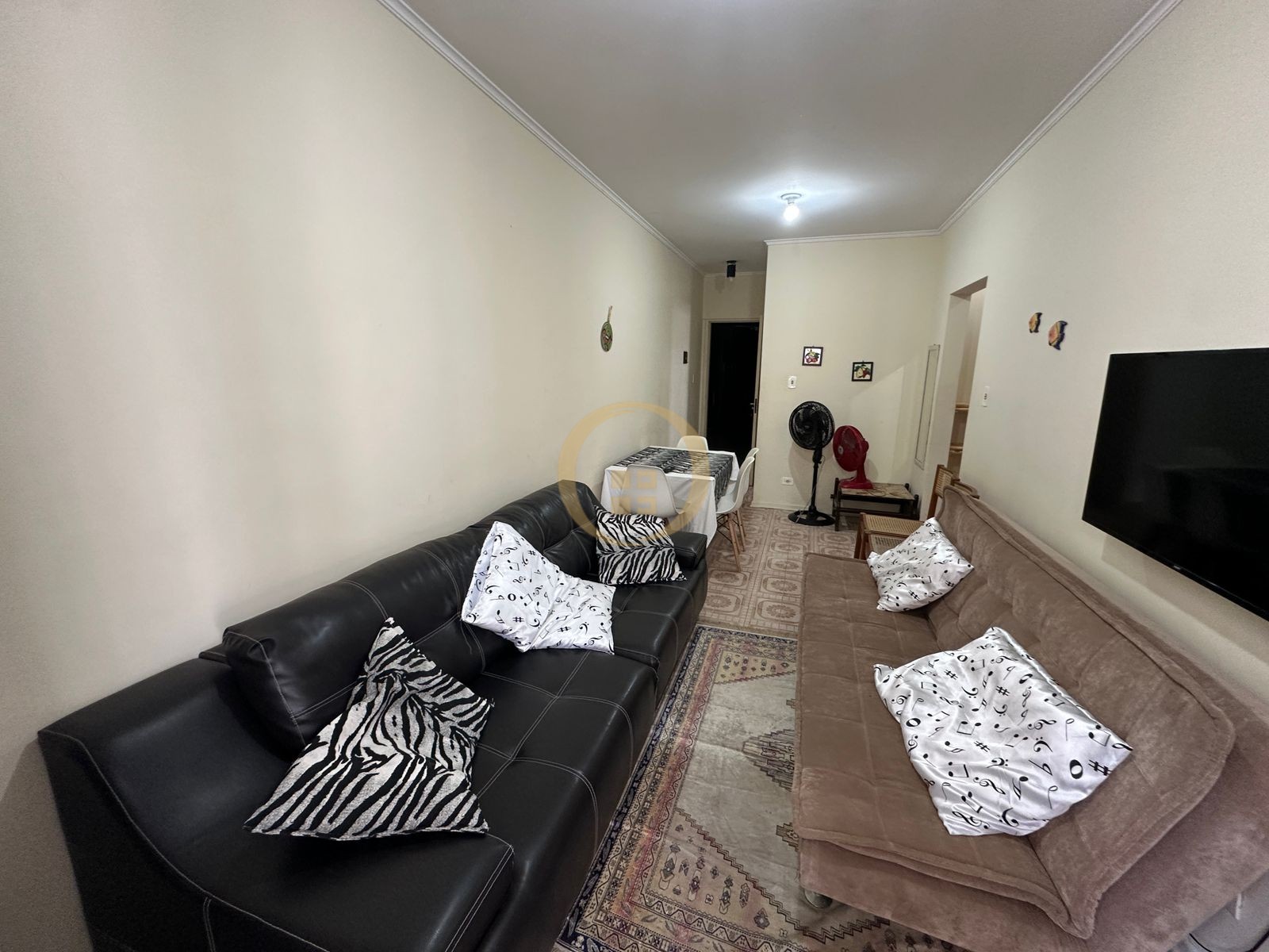 Apartamento na Praia das Pitangueiras, Guarujá - SP