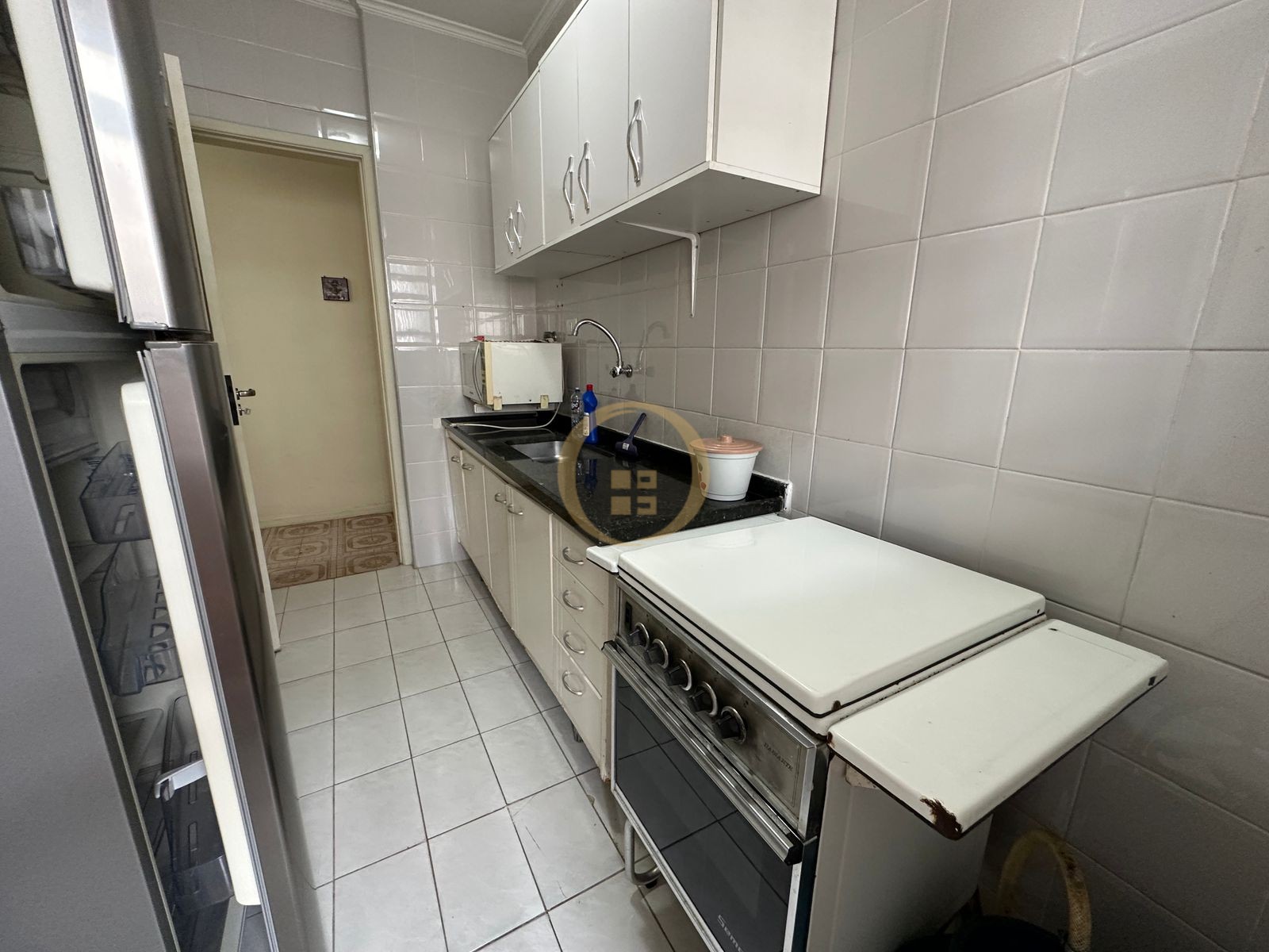 Apartamento na Praia das Pitangueiras, Guarujá - SP