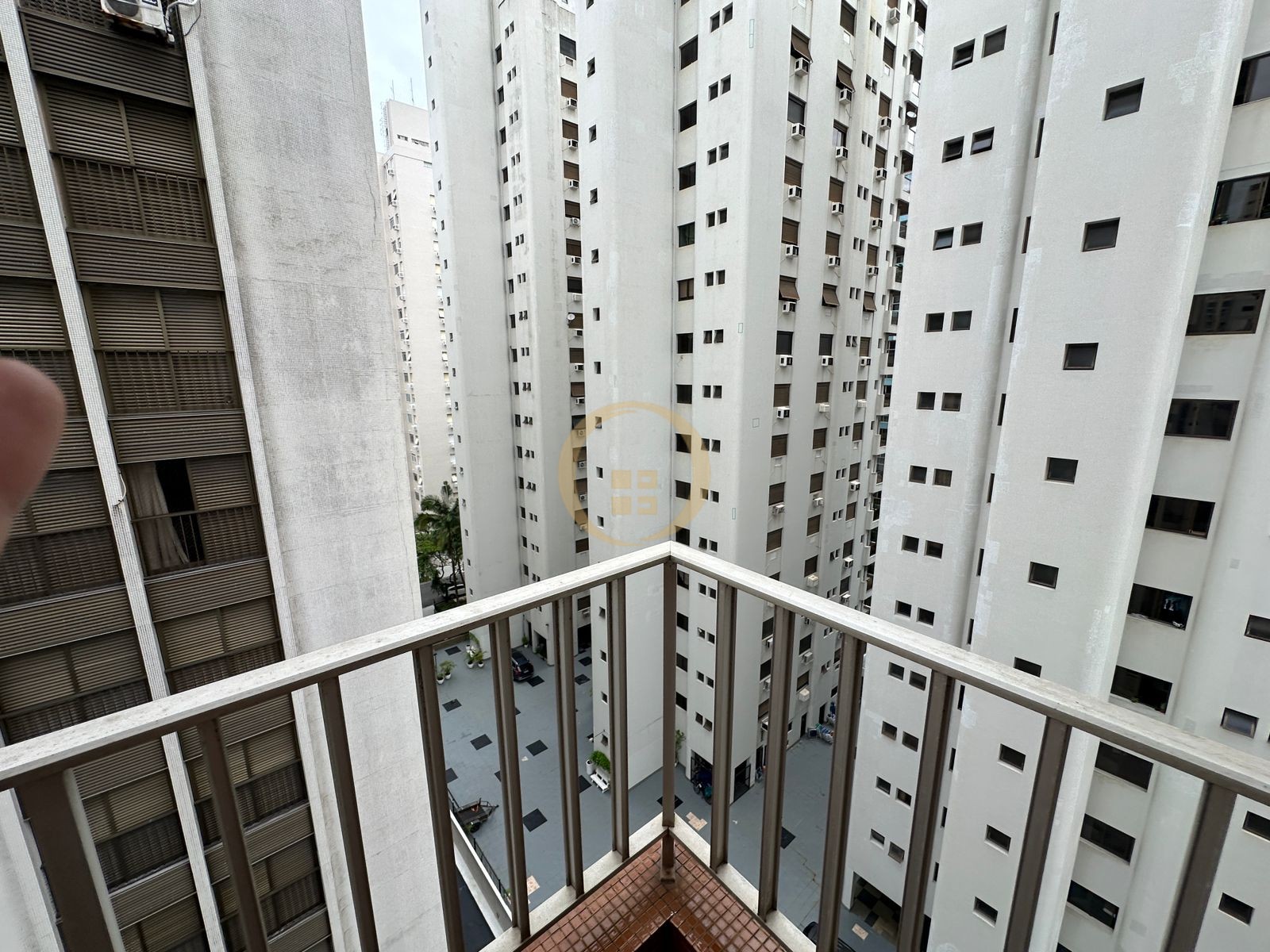 Apartamento na Praia das Pitangueiras, Guarujá - SP