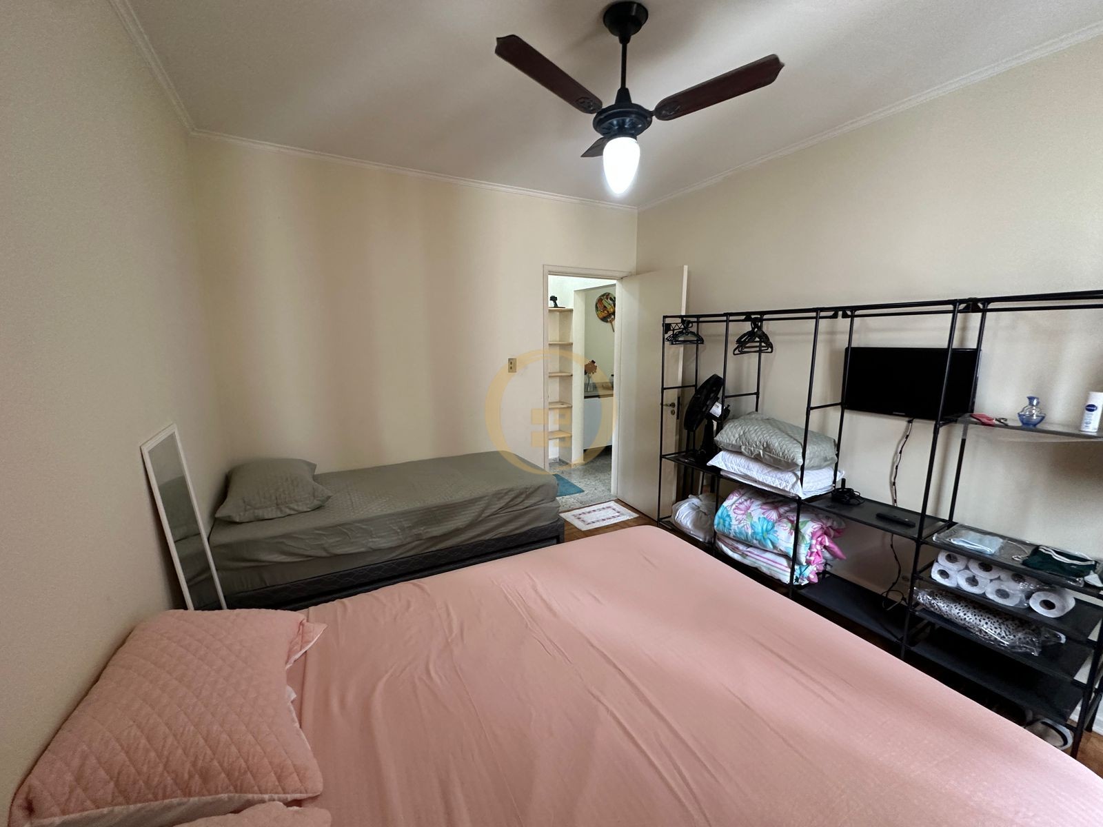 Apartamento na Praia das Pitangueiras, Guarujá - SP