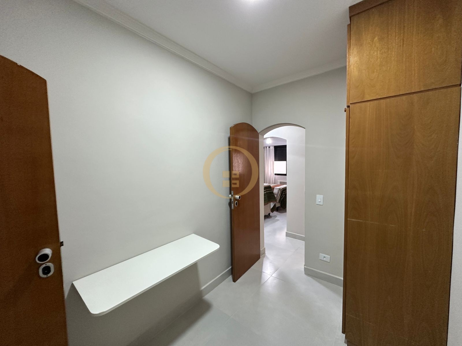 Apartamento na Praia das Pitangueiras, Guarujá - SP