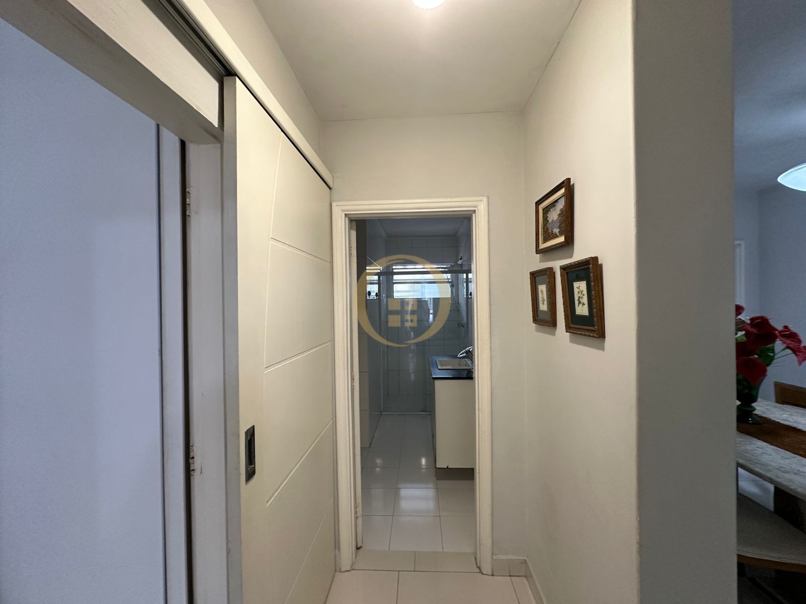 Apartamento na Praia das Pitangueiras, Guarujá - SP