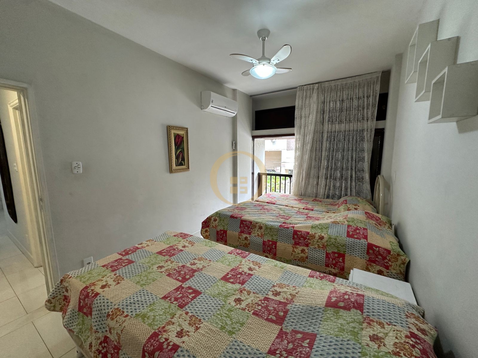 Apartamento na Praia das Pitangueiras, Guarujá - SP