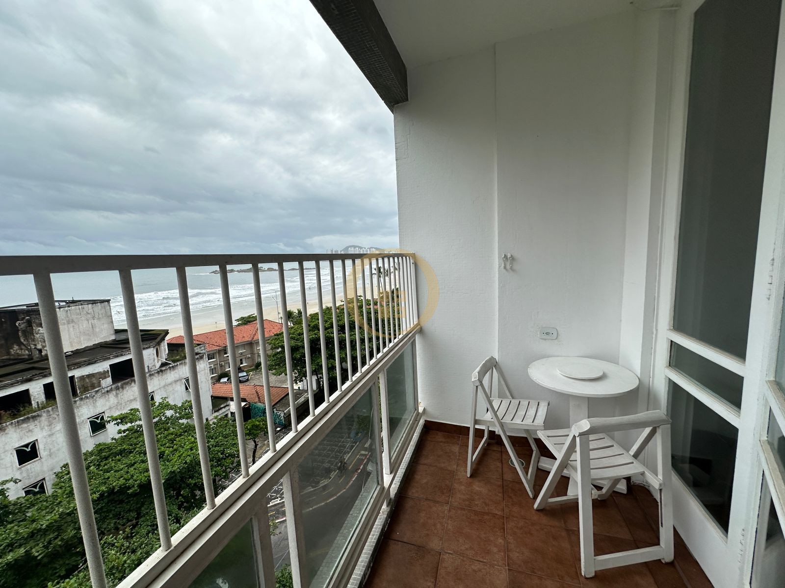 Apartamento Frente ao Mar nas Pitangueiras, Guarujá - SP