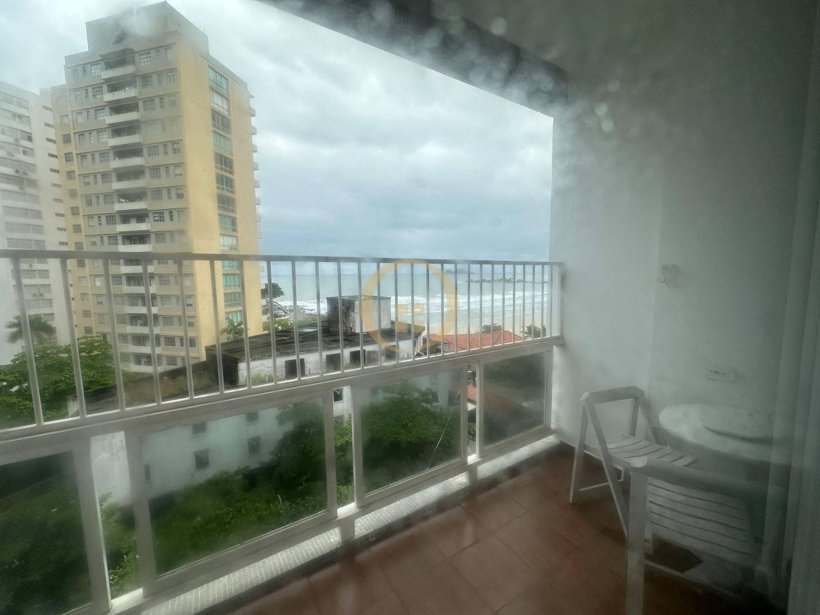 Apartamento Frente ao Mar nas Pitangueiras, Guarujá - SP