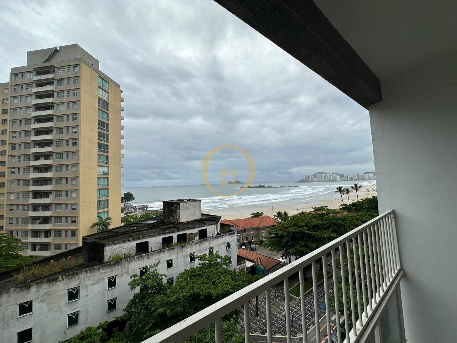 Apartamento Frente ao Mar nas Pitangueiras, Guarujá - SP
