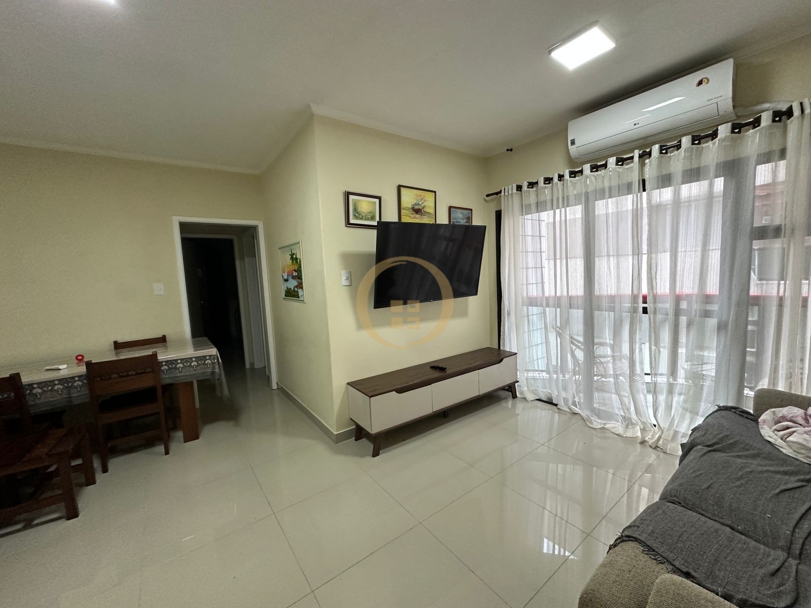 Apartamento na Praia da Enseada, Guarujá - SP