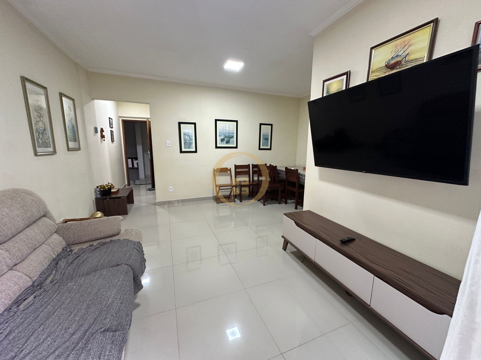 Apartamento na Praia da Enseada, Guarujá - SP