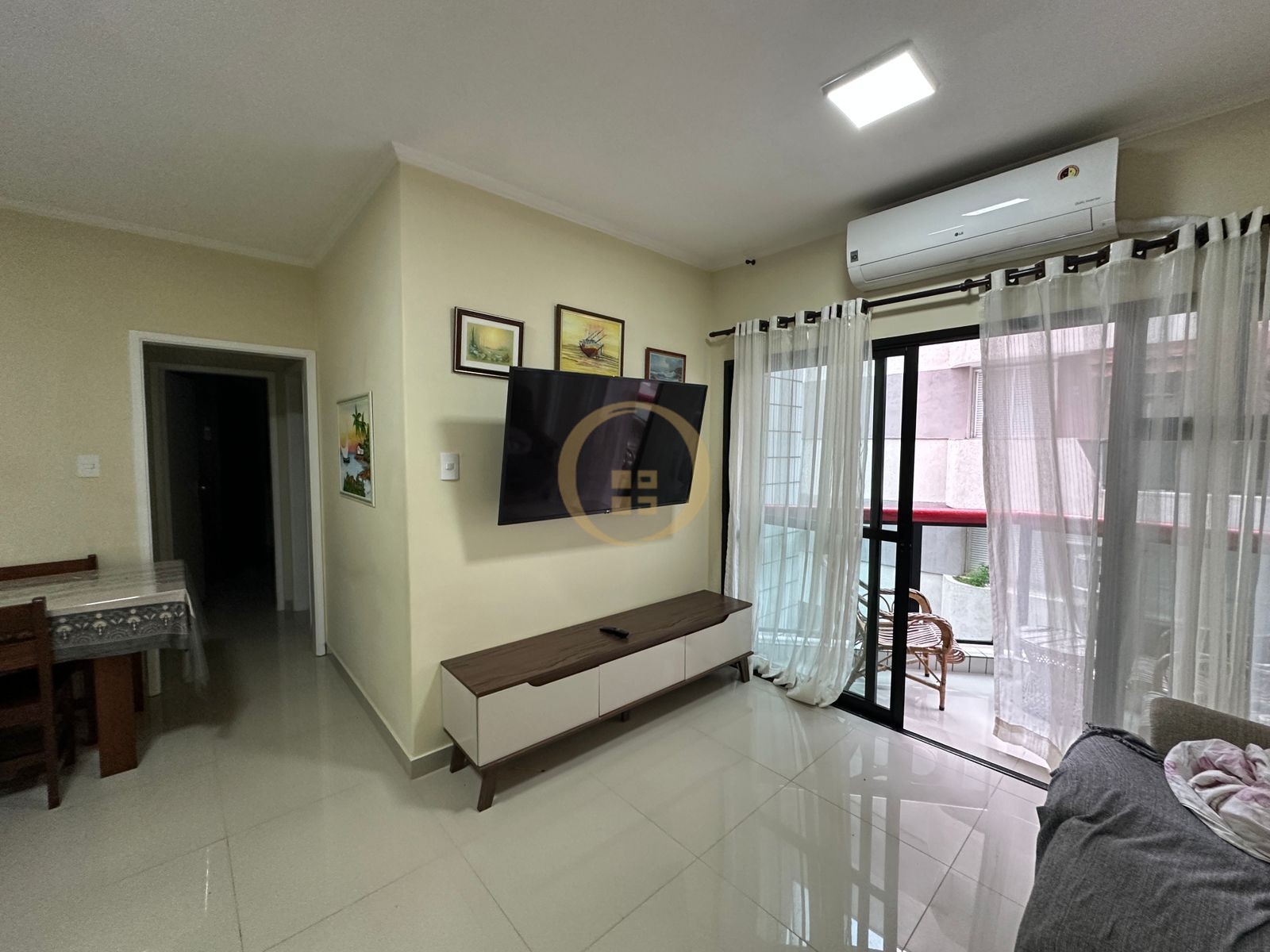 Apartamento na Praia da Enseada, Guarujá - SP