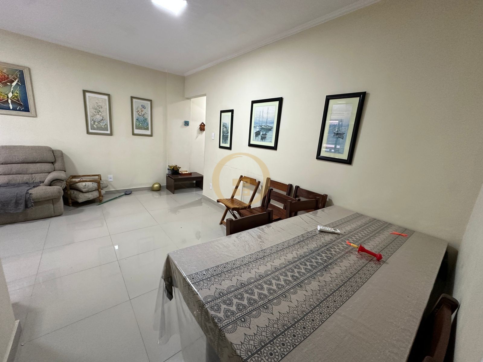 Apartamento na Praia da Enseada, Guarujá - SP