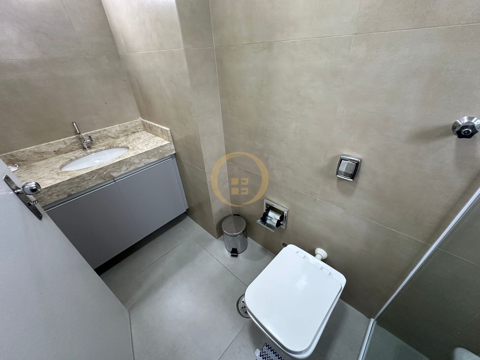 Apartamento na Praia da Enseada, Guarujá - SP