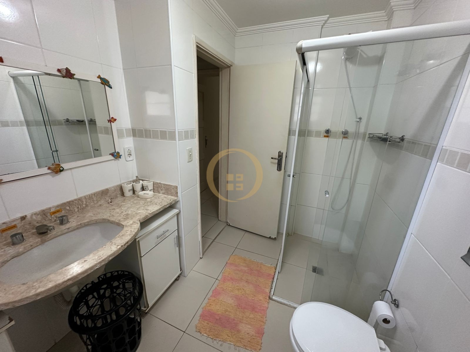 Apartamento na Praia das Pitangueiras, Guarujá - SP