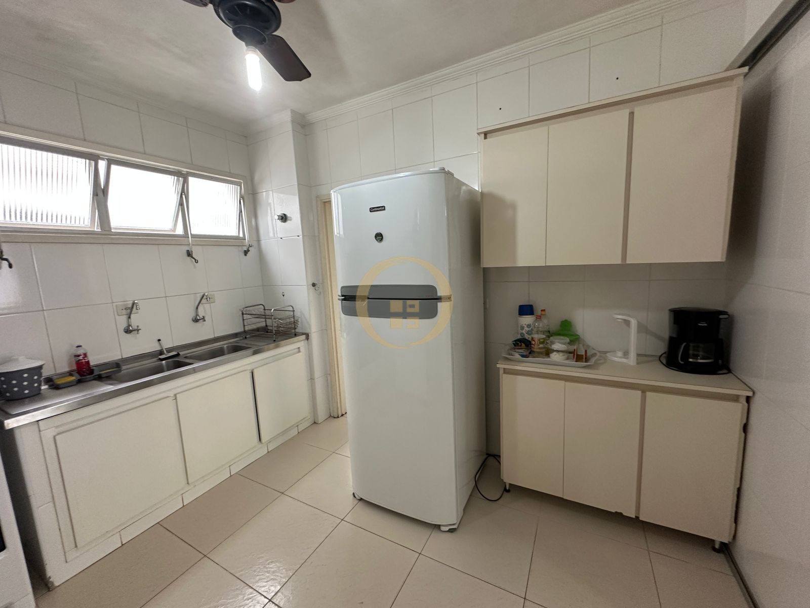 Apartamento na Praia das Pitangueiras, Guarujá - SP