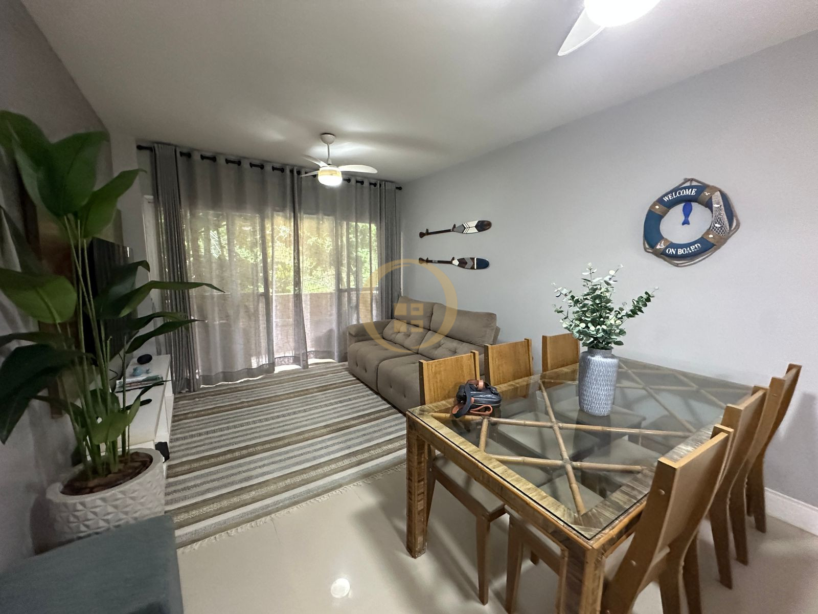 Apartamento na Praia da Enseada, Guarujá - SP