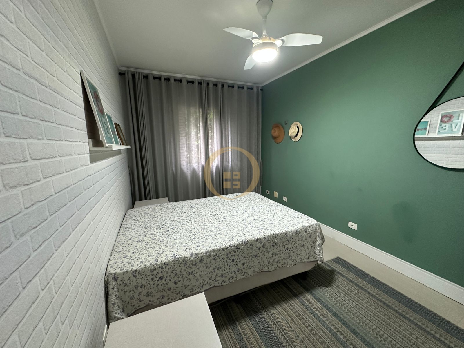 Apartamento na Praia da Enseada, Guarujá - SP