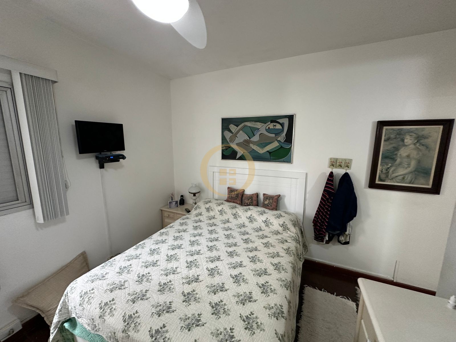 Apartamento na Praia das Pitangueiras, Guarujá - SP