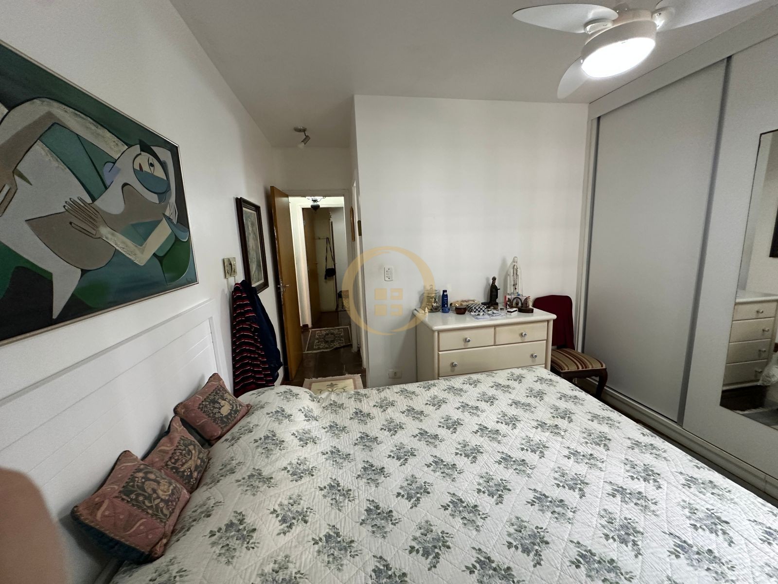Apartamento na Praia das Pitangueiras, Guarujá - SP