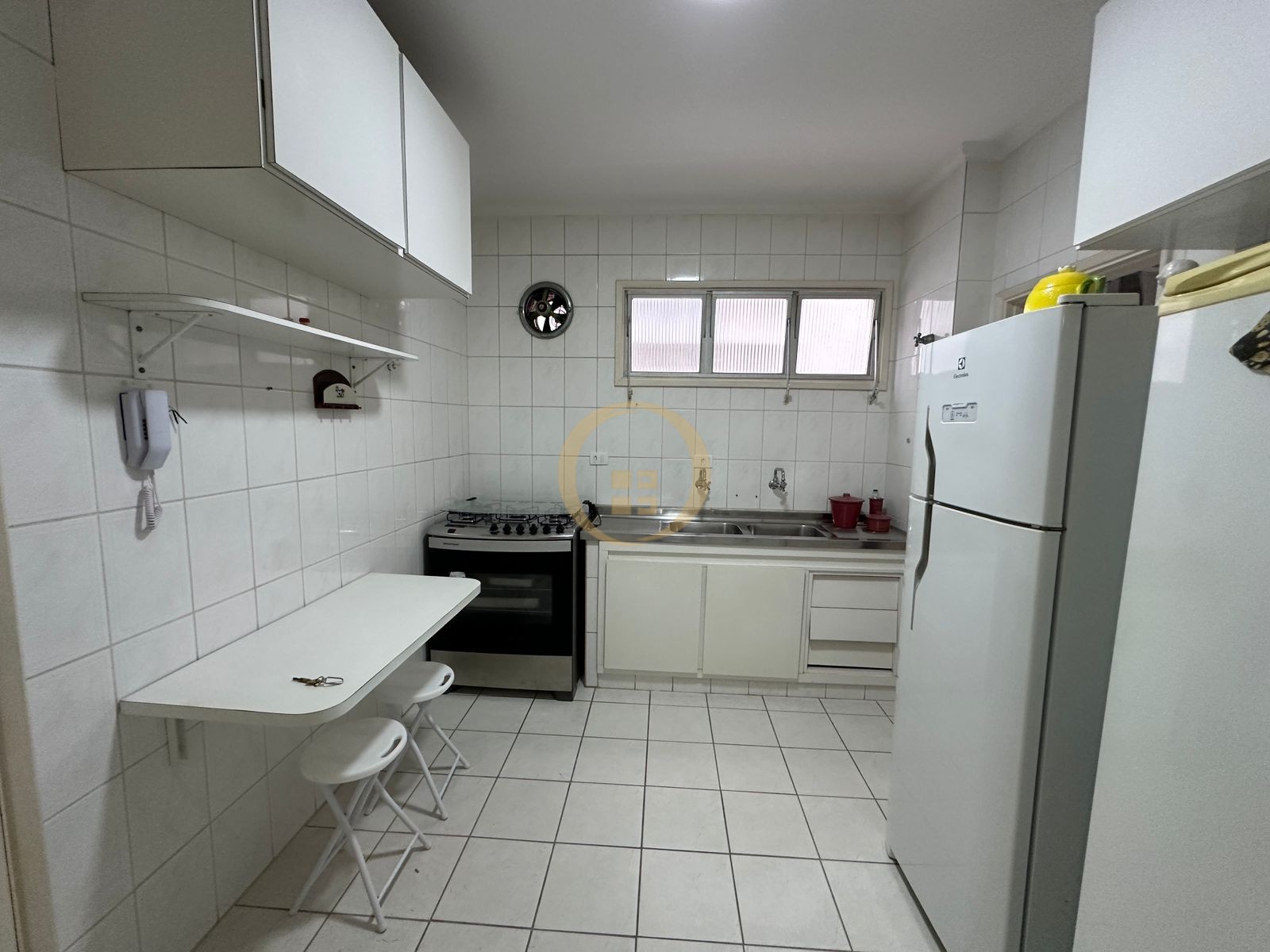 Apartamento na Praia das Pitangueiras, Guarujá - SP