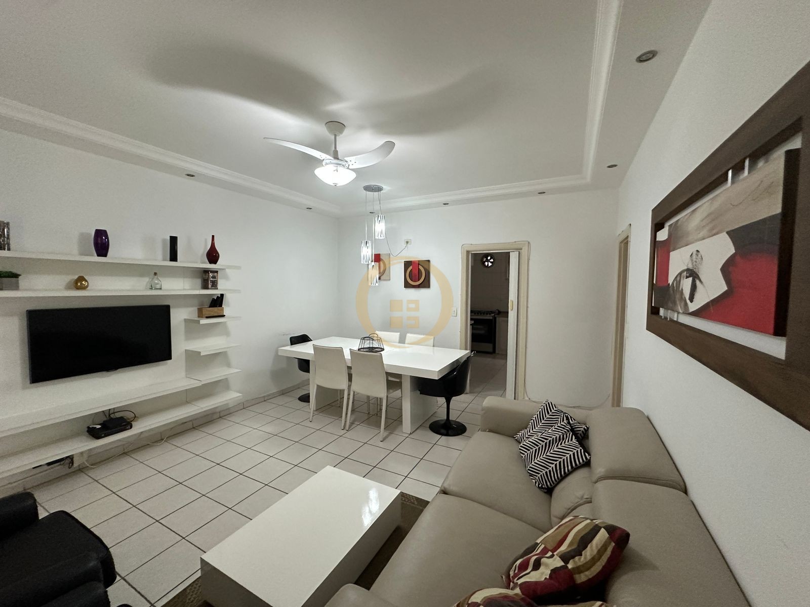 Apartamento na Praia das Pitangueiras, Guarujá - SP