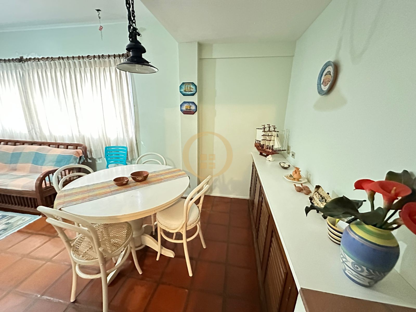 Apartamento na Praia das Pitangueiras, Guarujá - SP
