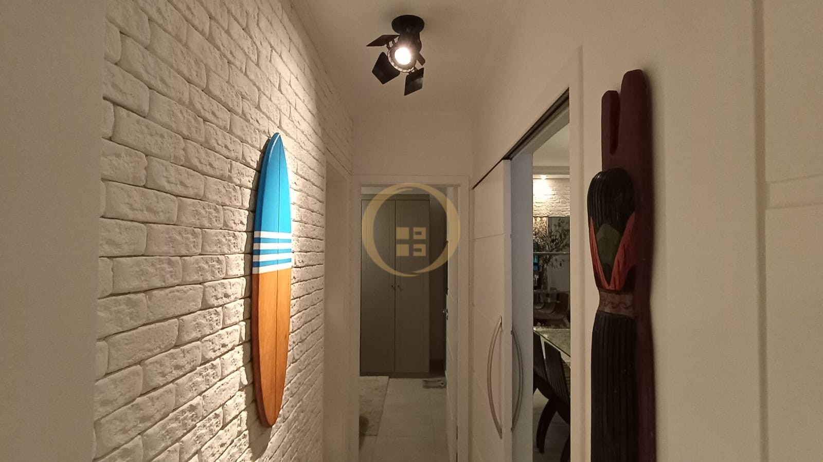 Apartamento na Praia das Pitangueiras, Guarujá - SP