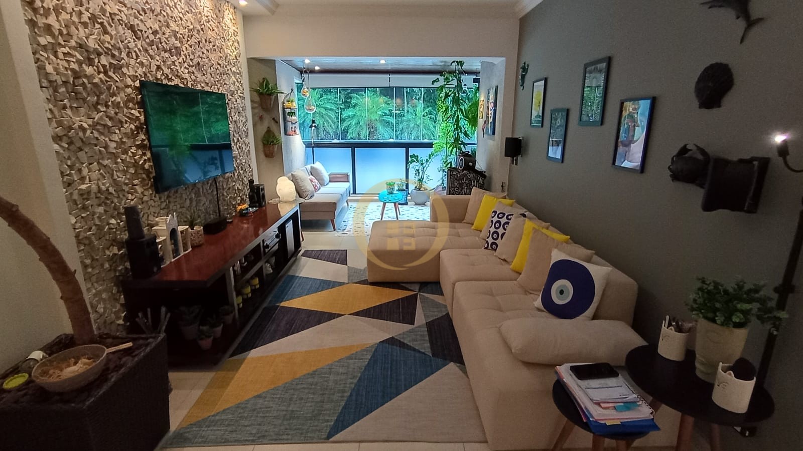 Apartamento na Praia das Pitangueiras, Guarujá - SP