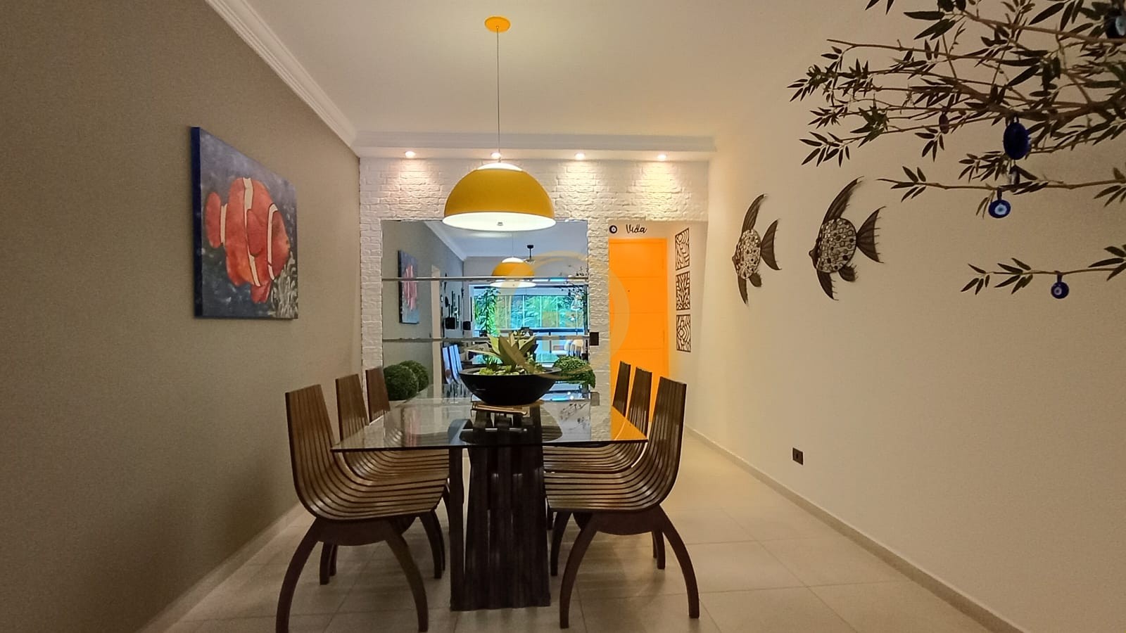 Apartamento na Praia das Pitangueiras, Guarujá - SP