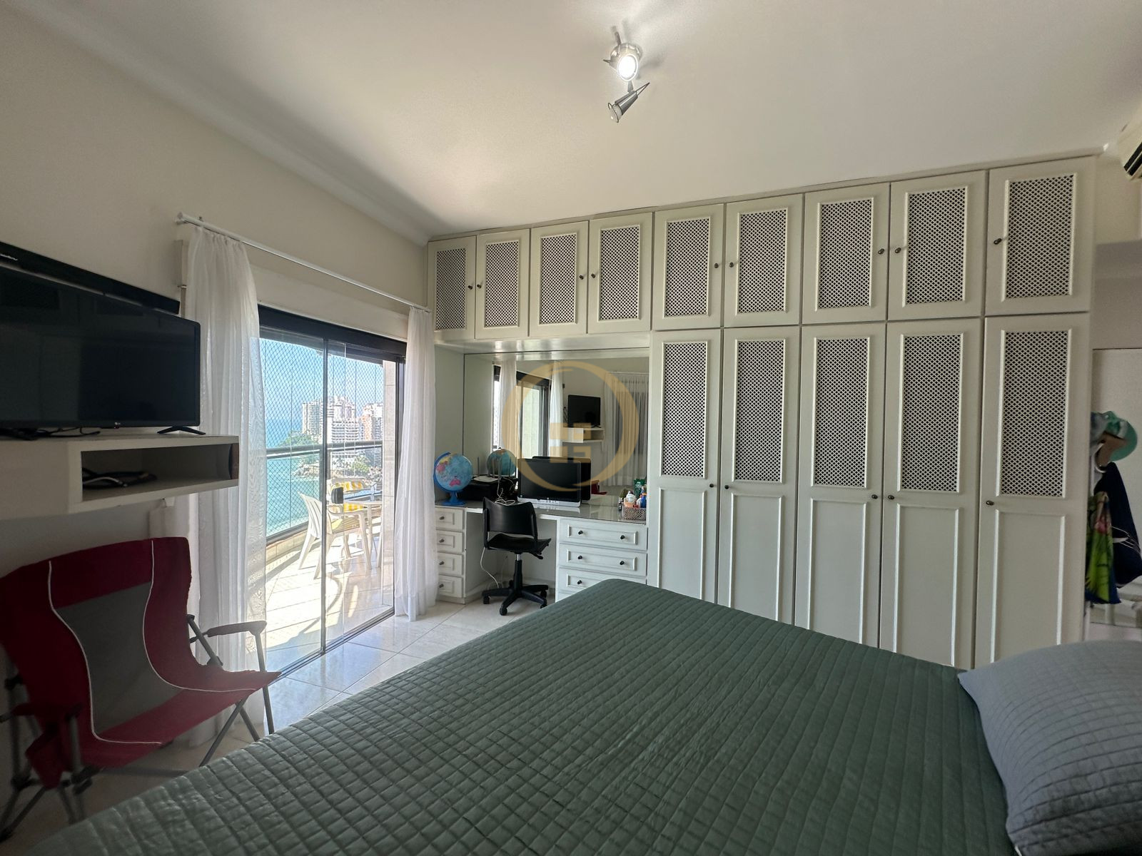 Apartamento Frente ao Mar Praia Astúrias, Guarujá - SP