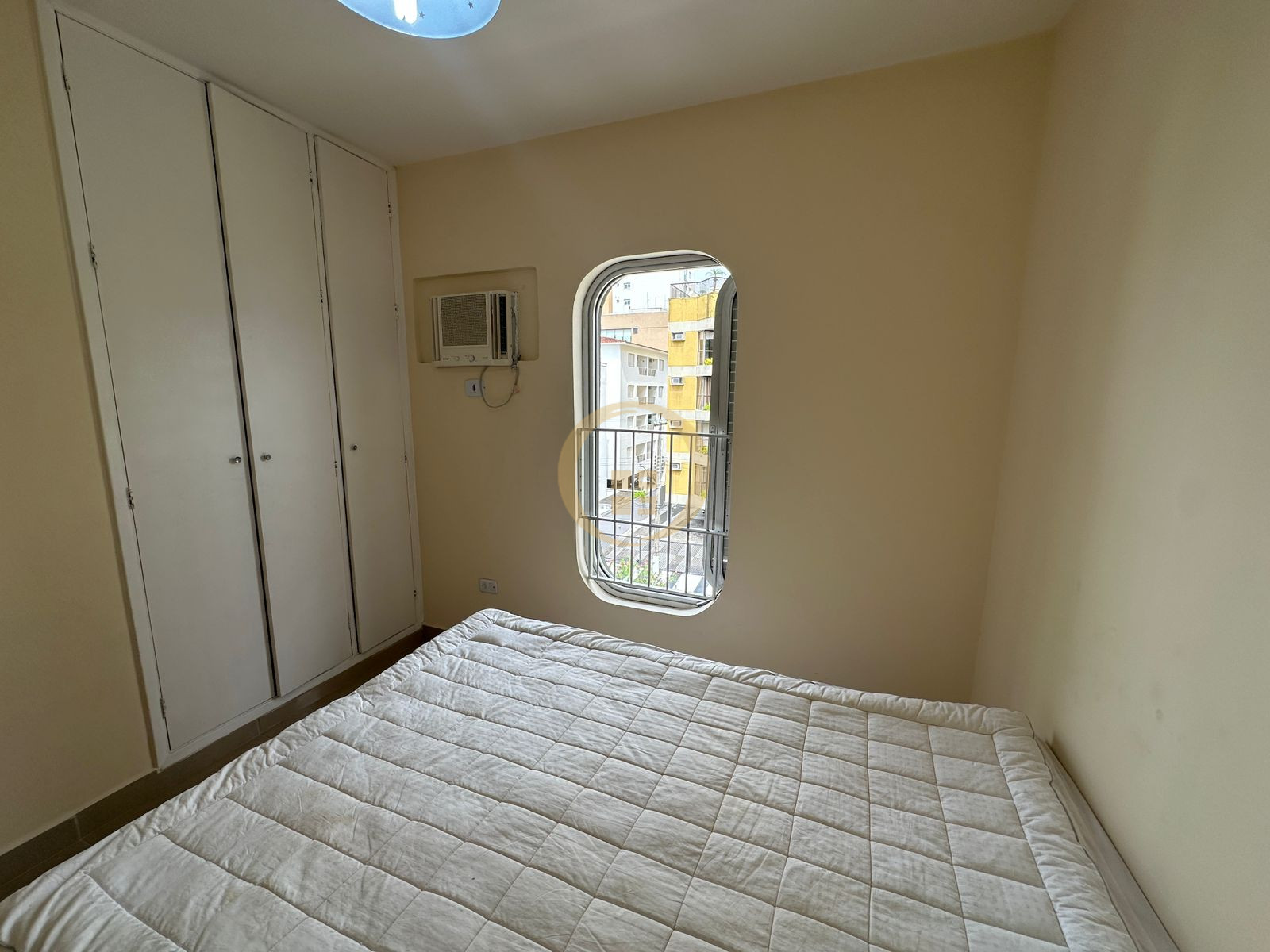 Apartamento na Praia da Enseada, Guarujá - SP