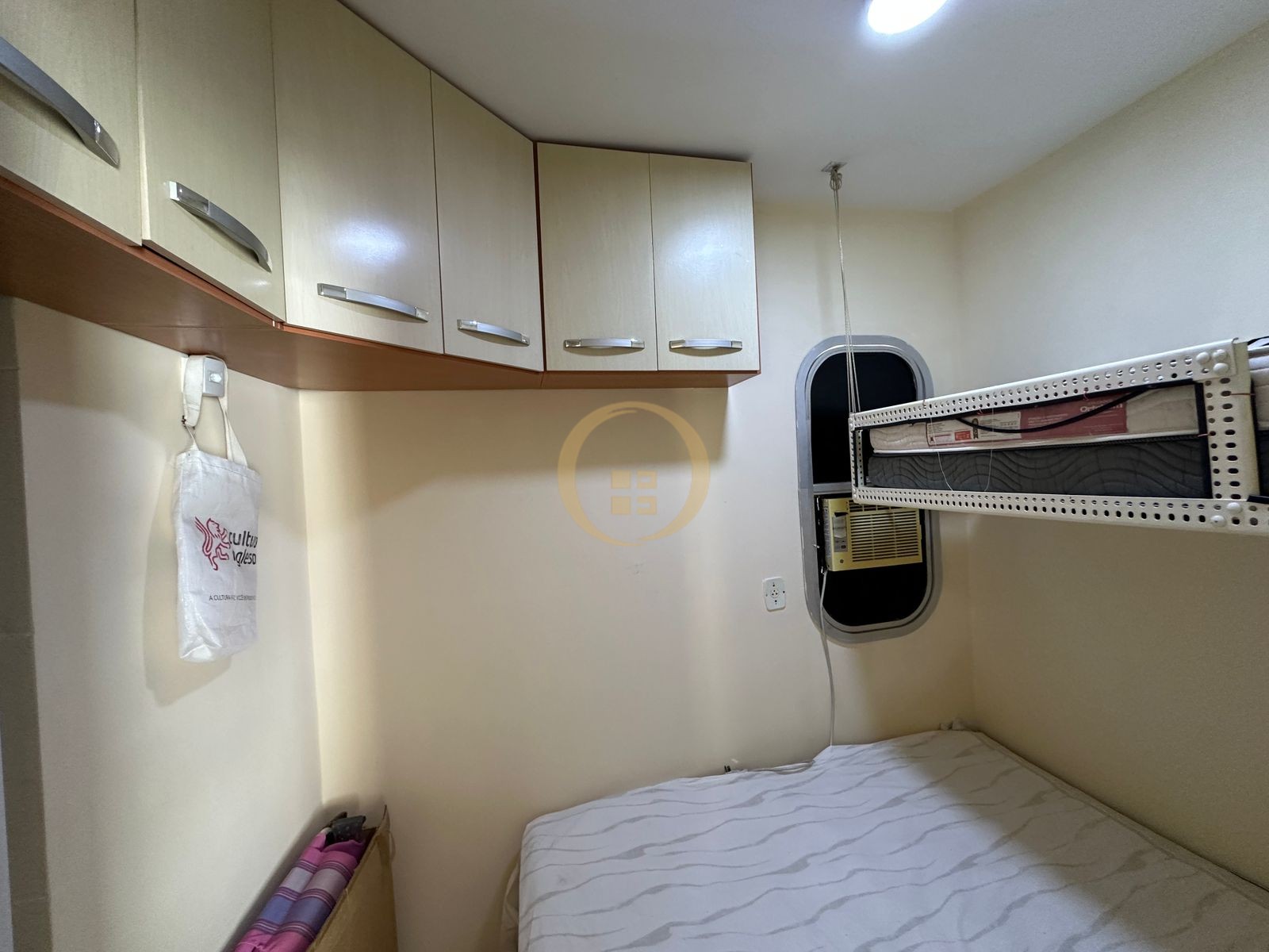 Apartamento na Praia da Enseada, Guarujá - SP