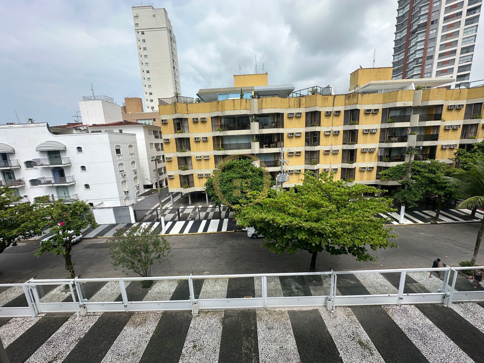 Apartamento na Praia da Enseada, Guarujá - SP
