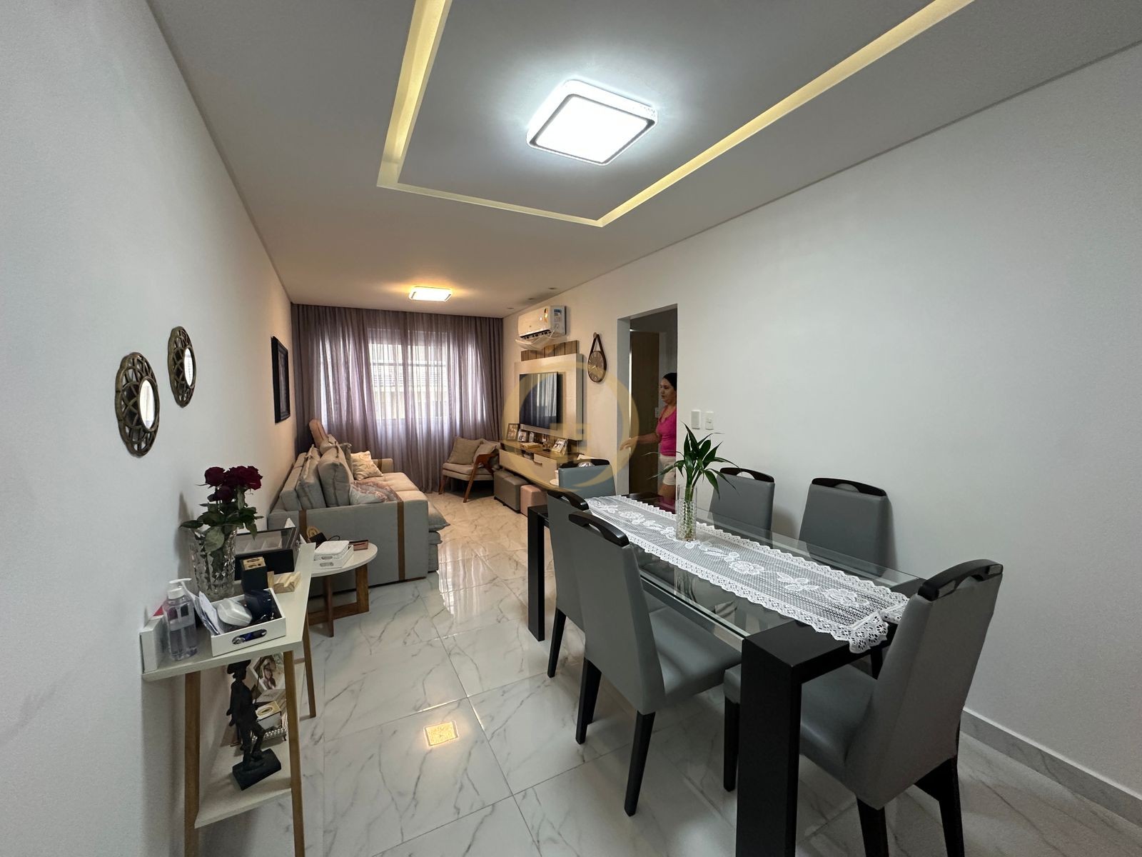 Apartamento na Praia das Pitangueiras, Guarujá - SP