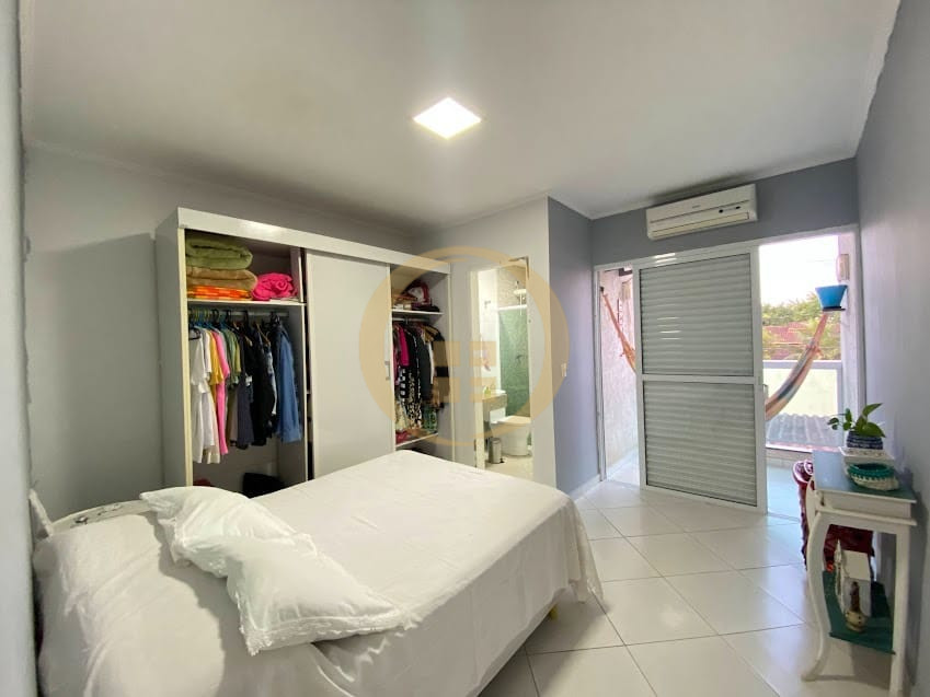 Casa-3-dormitorios-Enseada